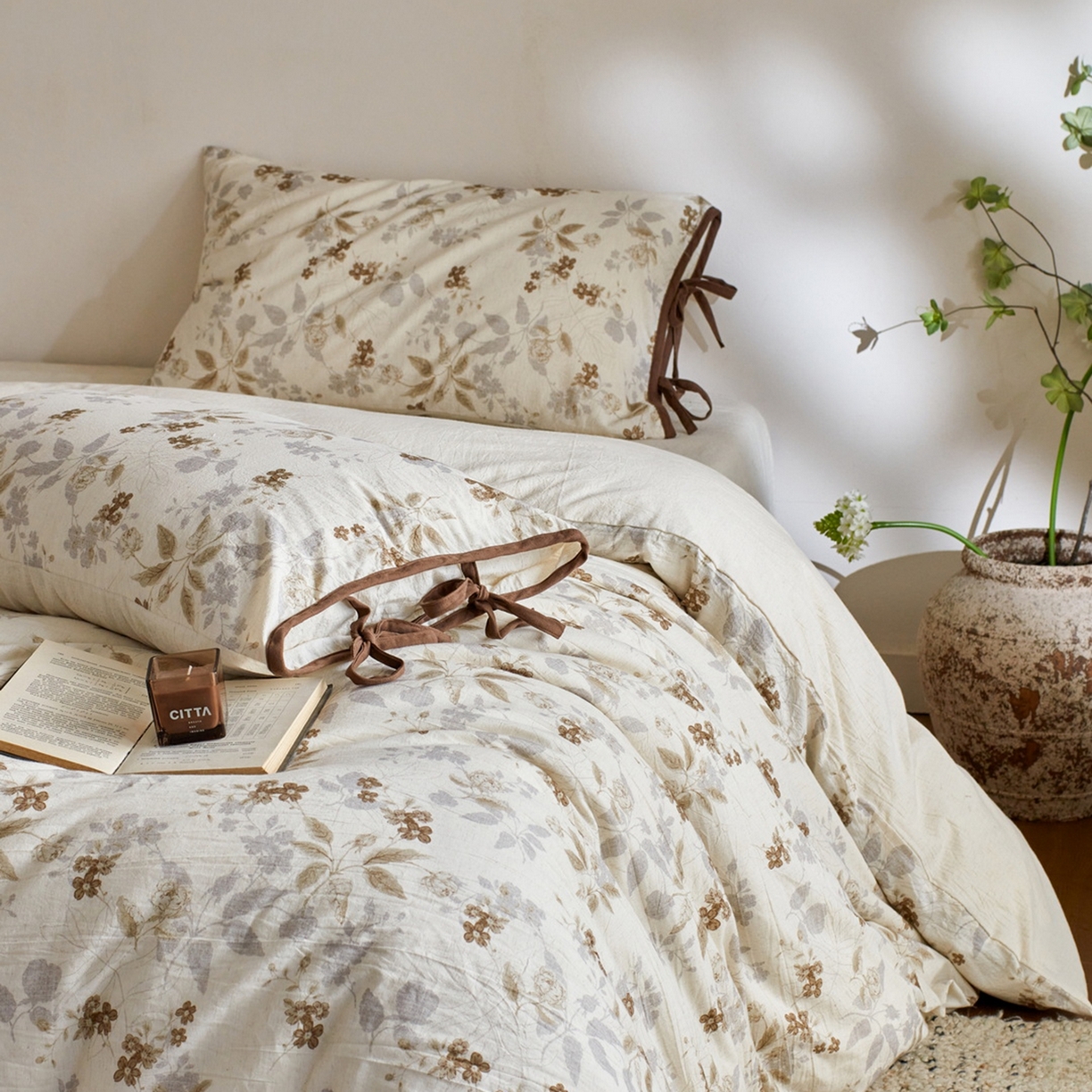 91家纺网 家纺一手货源 找家纺 由丽家纺 2026新款法式复古风棉麻绑带款四件套 雅韵锦花