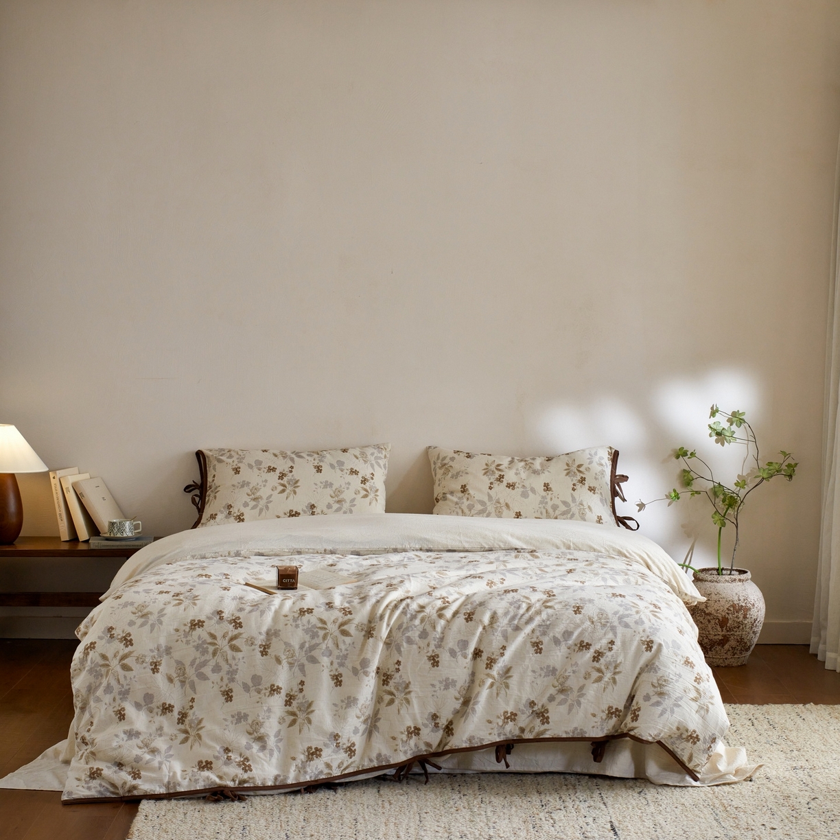 91家纺网 家纺一手货源 找家纺 由丽家纺 2026新款法式复古风棉麻绑带款四件套 雅韵锦花