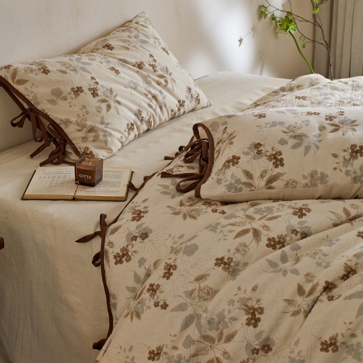 91家纺网 家纺一手货源 找家纺 由丽家纺 2026新款法式复古风棉麻绑带款四件套 雅韵锦花