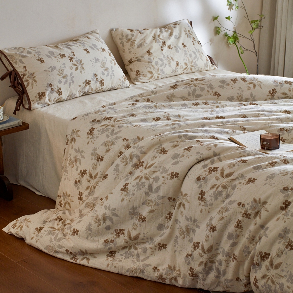 91家纺网 家纺一手货源 找家纺 由丽家纺 2026新款法式复古风棉麻绑带款四件套 雅韵锦花