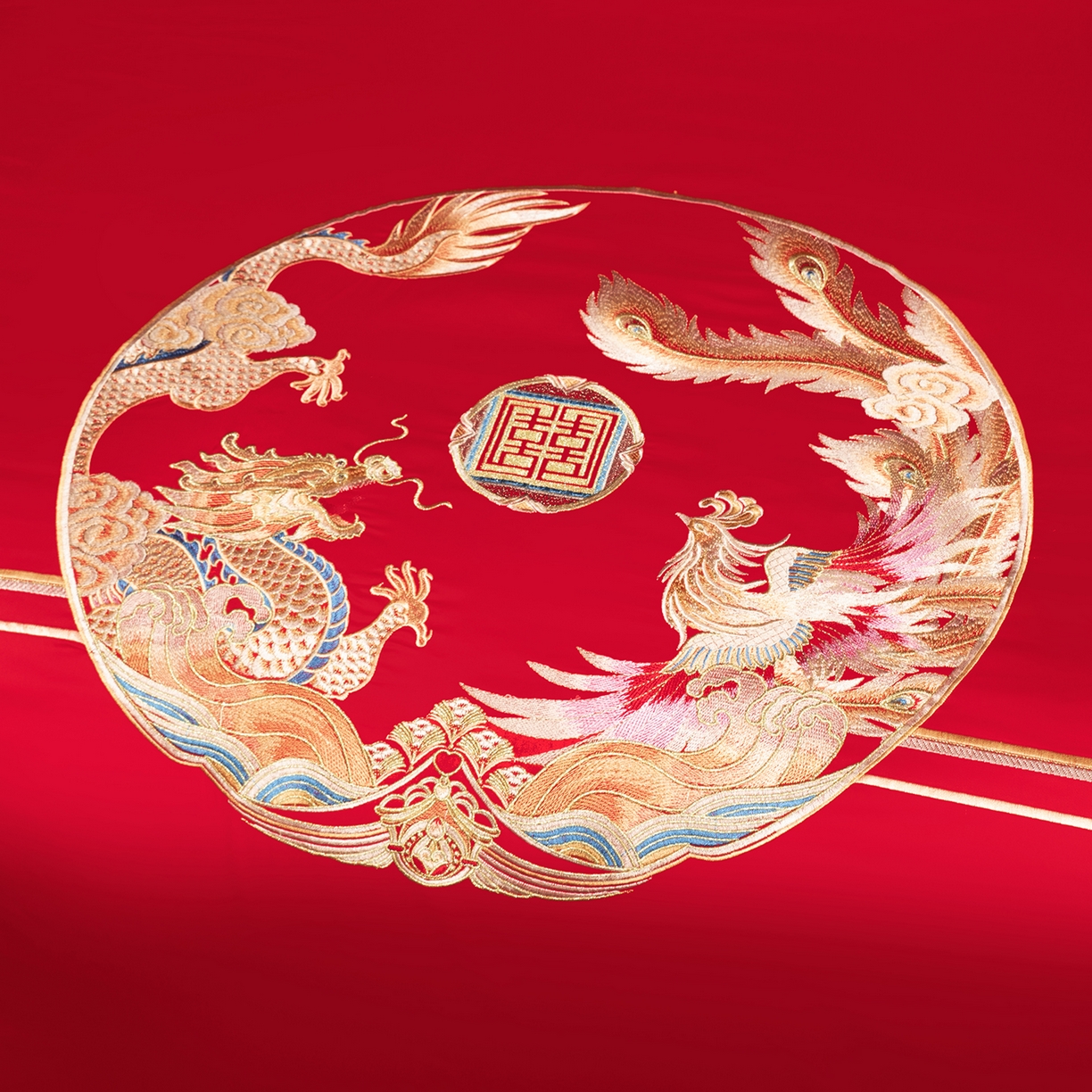 91家纺网 家纺一手货源 找家纺 柏拉图 2026新款长绒棉纯棉贡缎全工艺刺绣婚庆四件套多件套 百年龙凤