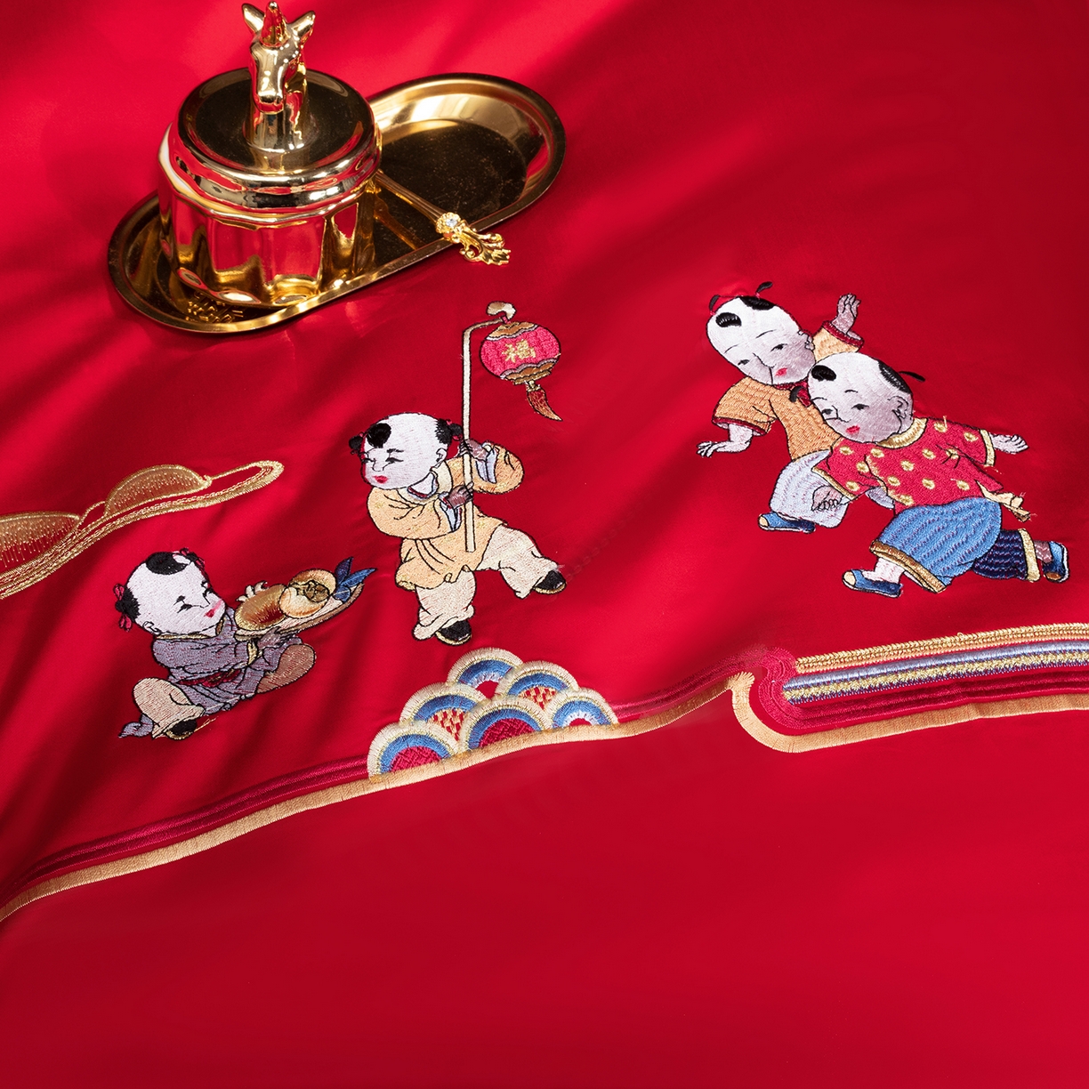 91家纺网 家纺一手货源 找家纺 柏拉图 2026新款长绒棉纯棉贡缎全工艺刺绣婚庆四件套多件套 百子贺喜