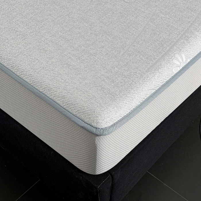 91家纺网 家纺一手货源 找家纺 绒艺席业 2026年新款立体浮雕工艺正宗凉感豆豆席凉席席子-床笠款 豆豆彩蝶-浅灰色