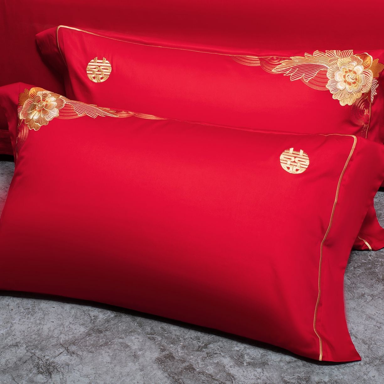 91家纺网 家纺一手货源 找家纺 柏拉图 2026新款长绒棉纯棉贡缎全工艺刺绣婚庆四件套多件套 情意绵绵