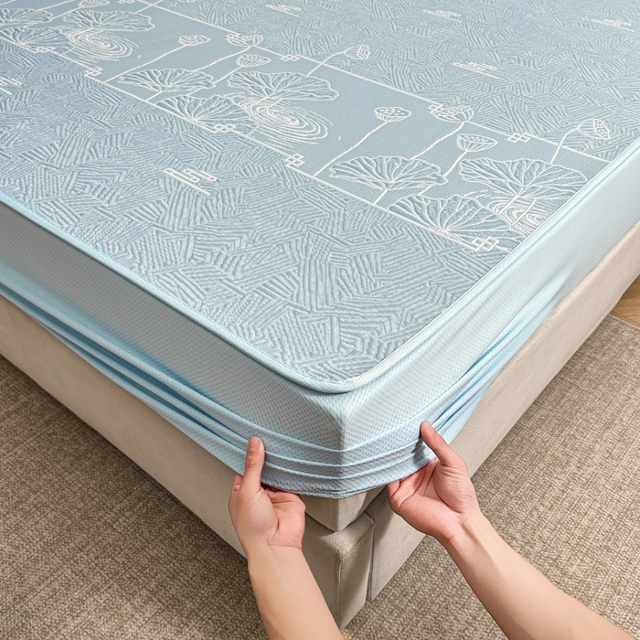 91家纺网 家纺一手货源 找家纺 绒艺席业 2026年新款立体浮雕工艺正宗凉感豆豆席凉席席子-床笠款 豆豆荷塘月色-蓝色