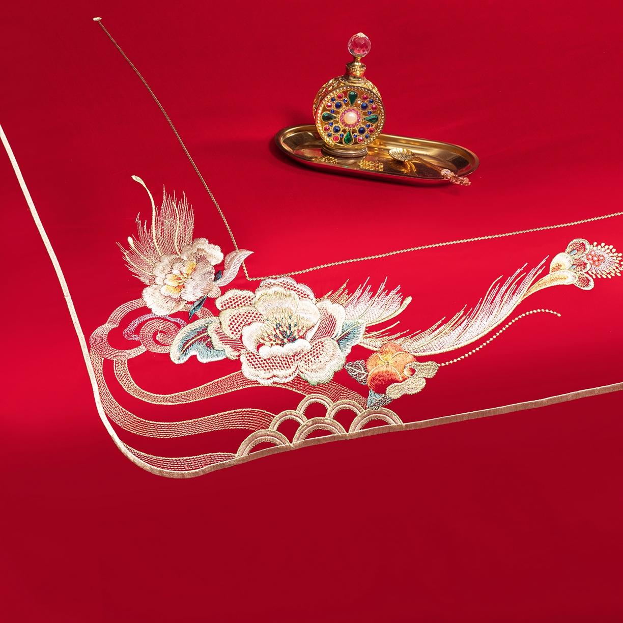 91家纺网 家纺一手货源 找家纺 柏拉图 2026新款长绒棉纯棉贡缎全工艺刺绣婚庆四件套多件套 盛世华妆