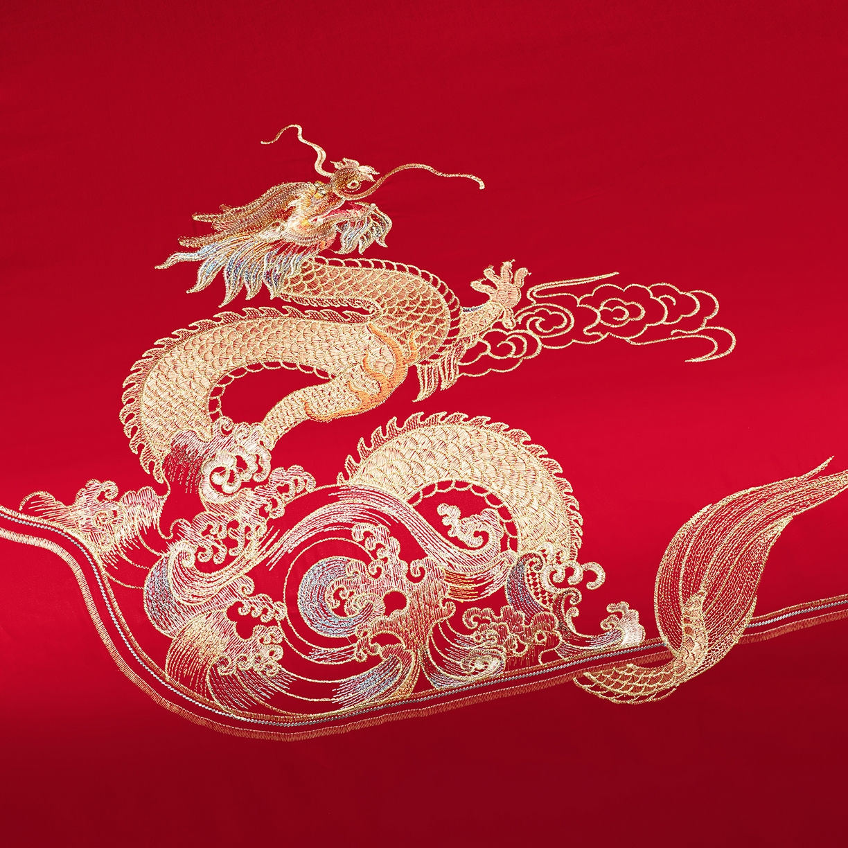 91家纺网 家纺一手货源 找家纺 柏拉图 2026新款长绒棉纯棉贡缎全工艺刺绣婚庆四件套多件套 天赐龙凤