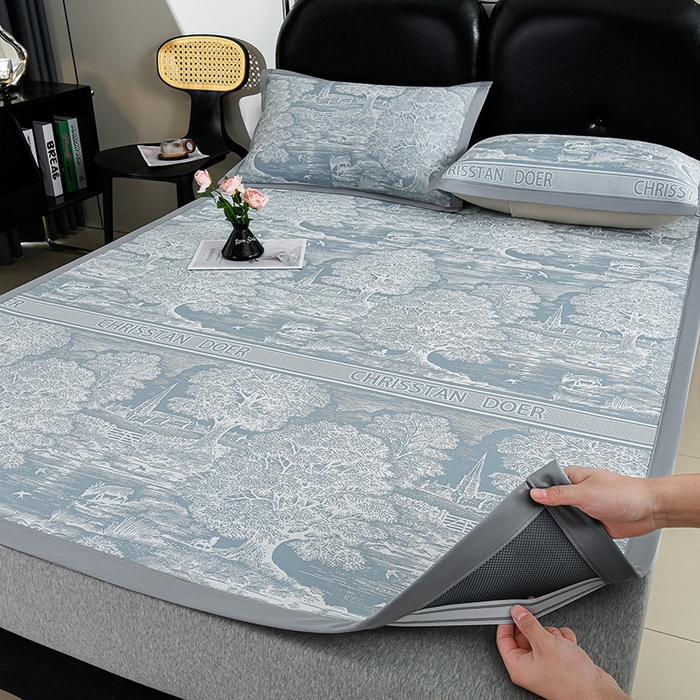 91家纺网 家纺一手货源 找家纺 锦逸家居 2026新款真PE聚乙烯高分子冰丝凉感凉席 林间秘境-蓝