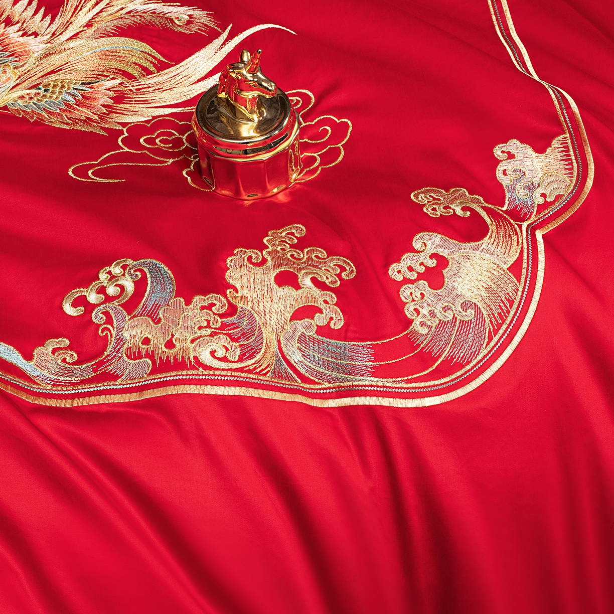 91家纺网 家纺一手货源 找家纺 柏拉图 2026新款长绒棉纯棉贡缎全工艺刺绣婚庆四件套多件套 天赐龙凤