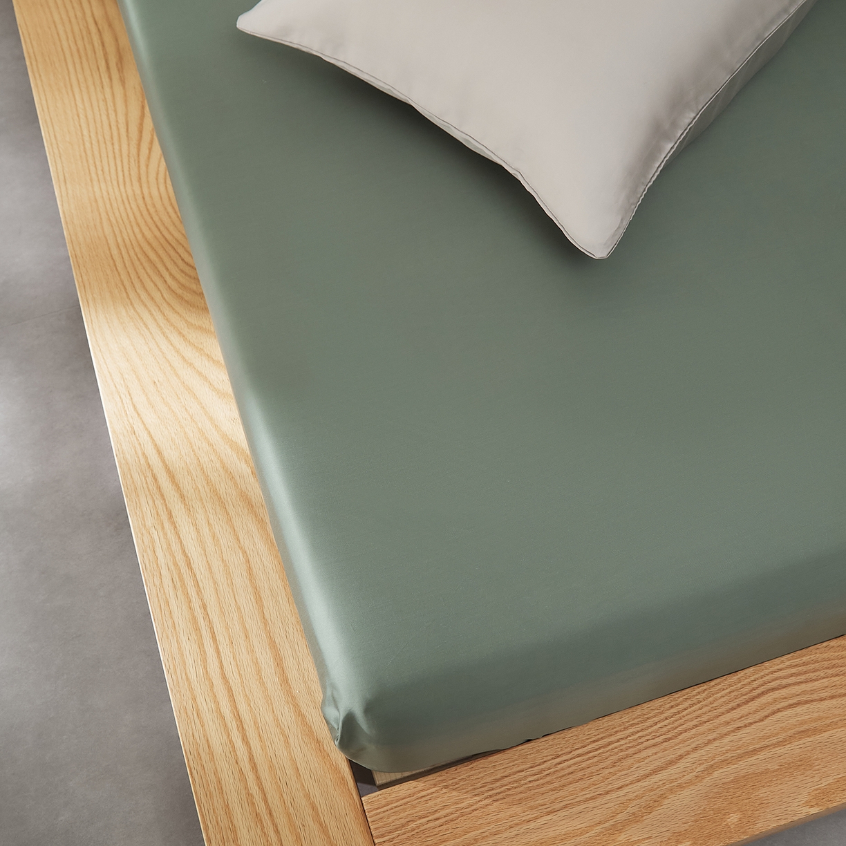 91家纺网 家纺一手货源 找家纺 优彩 2026新款60支兰精天丝单品枕套床单被套床笠系列-单床笠 橄榄绿