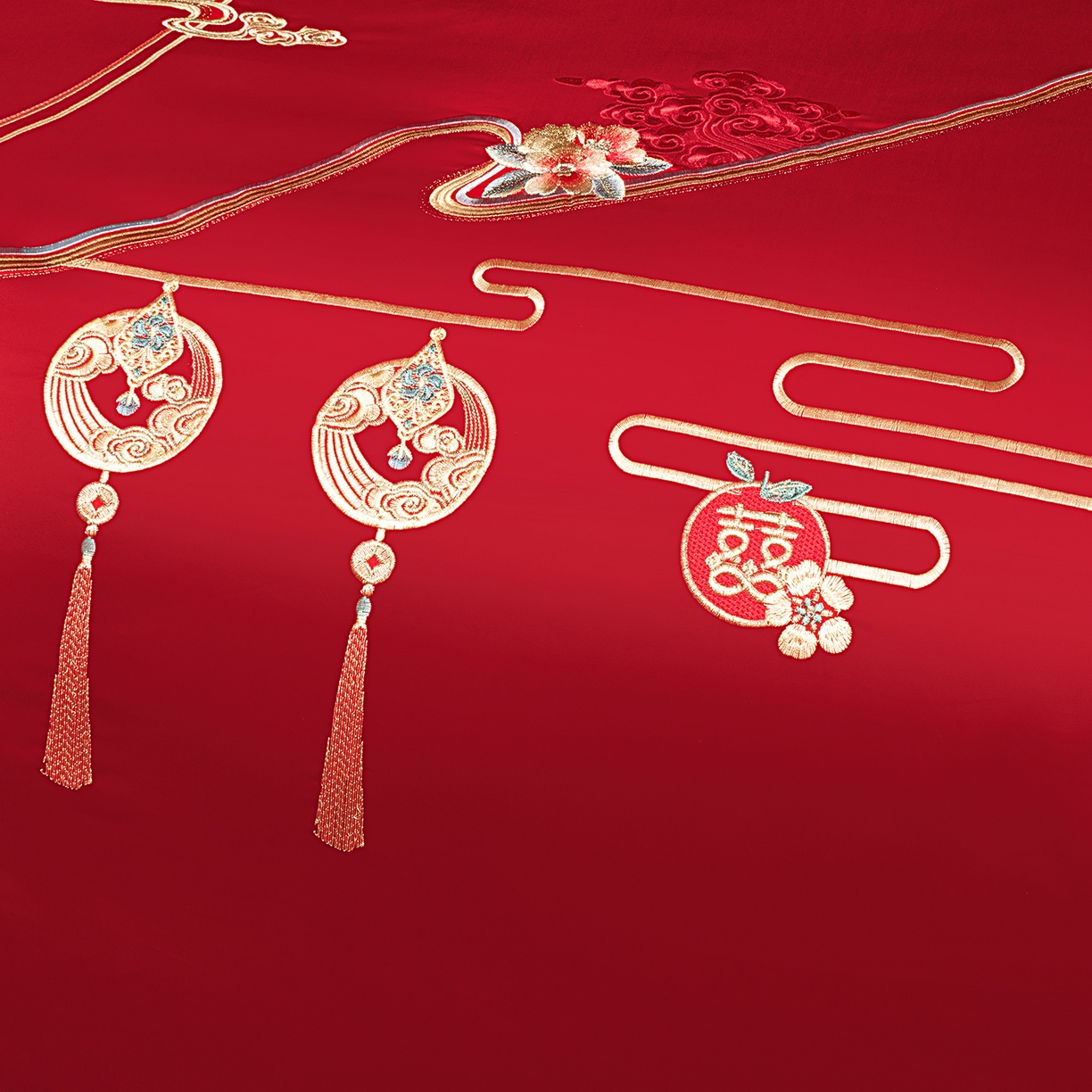 91家纺网 家纺一手货源 找家纺 柏拉图 2026新款长绒棉纯棉贡缎全工艺刺绣婚庆四件套多件套 团团圆圆