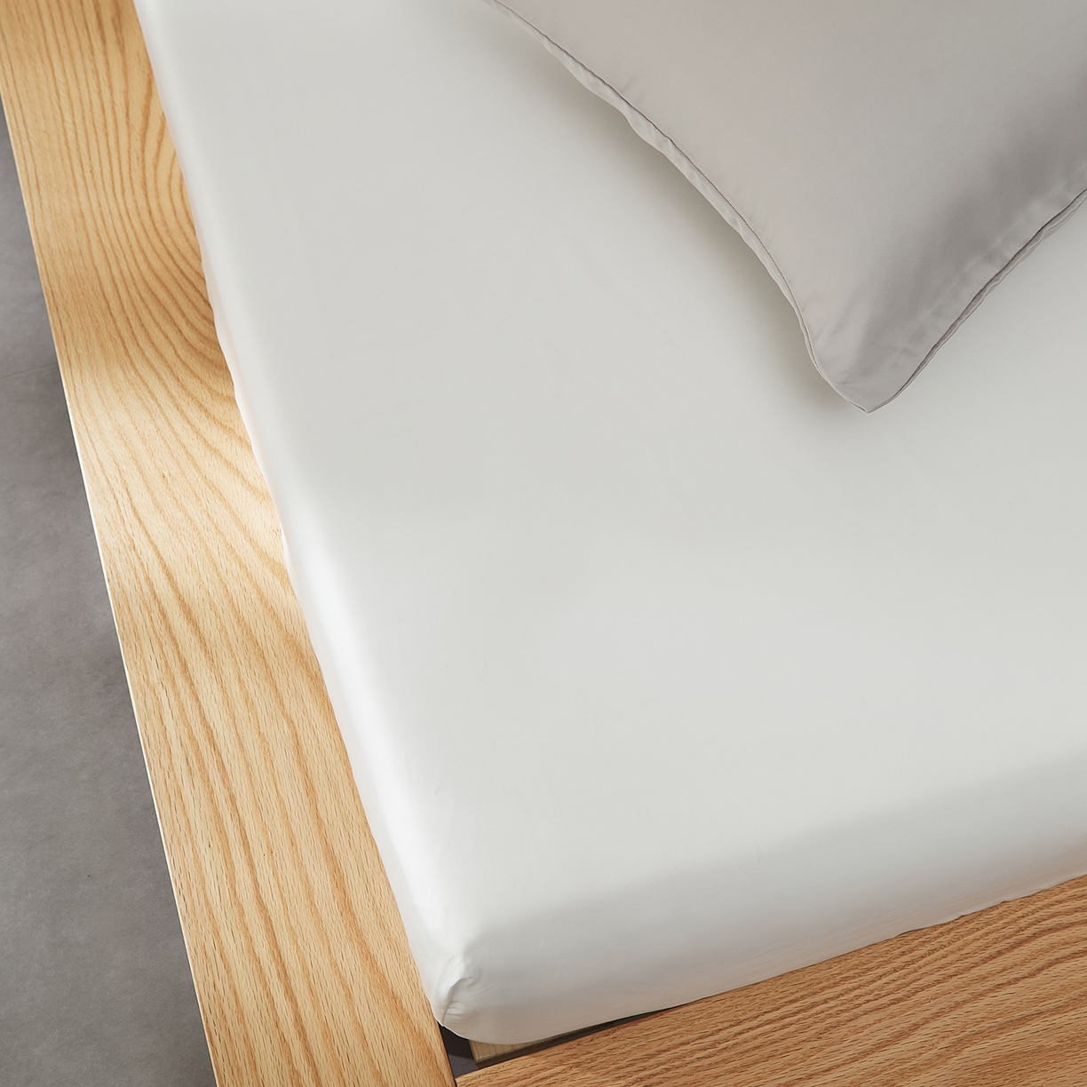 91家纺网 家纺一手货源 找家纺 优彩 2026新款60支兰精天丝单品枕套床单被套床笠系列-单床笠 古董白