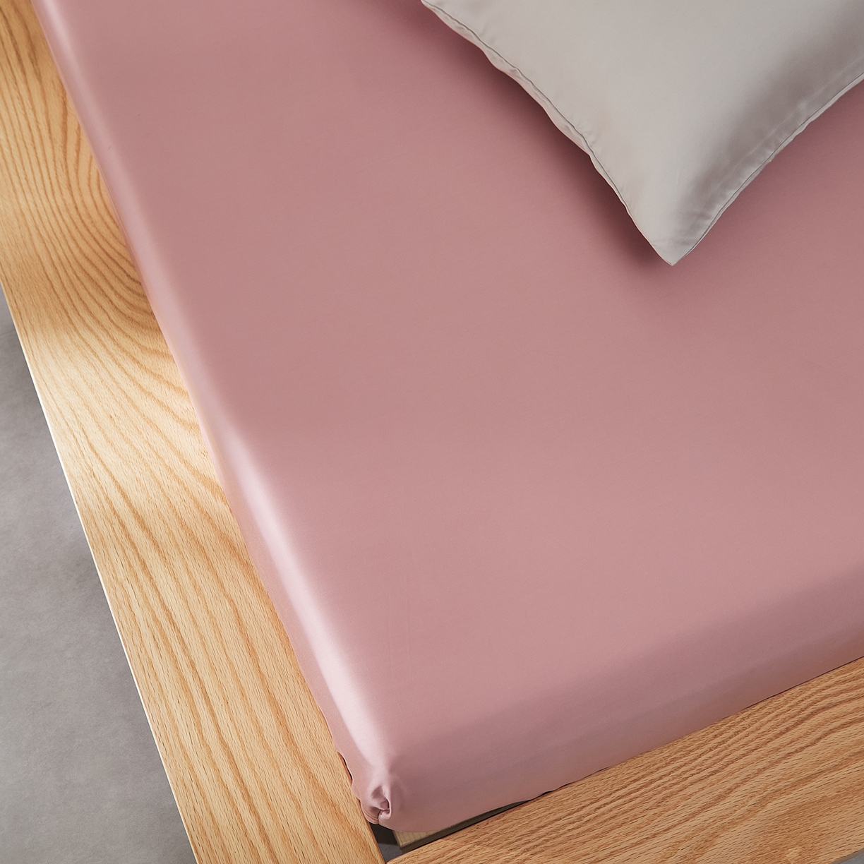 91家纺网 家纺一手货源 找家纺 优彩 2026新款60支兰精天丝单品枕套床单被套床笠系列-单床笠 浆果粉