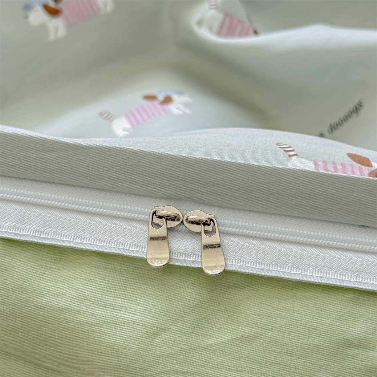 91家纺网 家纺一手货源 找家纺 优眠坊 2026春夏新款全棉印花四件套单品系列-单被套（预留缩水率） 克里斯-绿-单被套