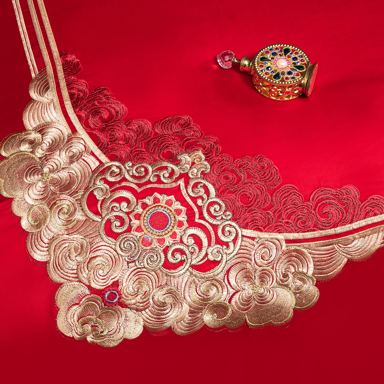 91家纺网 家纺一手货源 找家纺 柏拉图 2026新款长绒棉纯棉贡缎全工艺刺绣婚庆四件套多件套 喜运绵绵