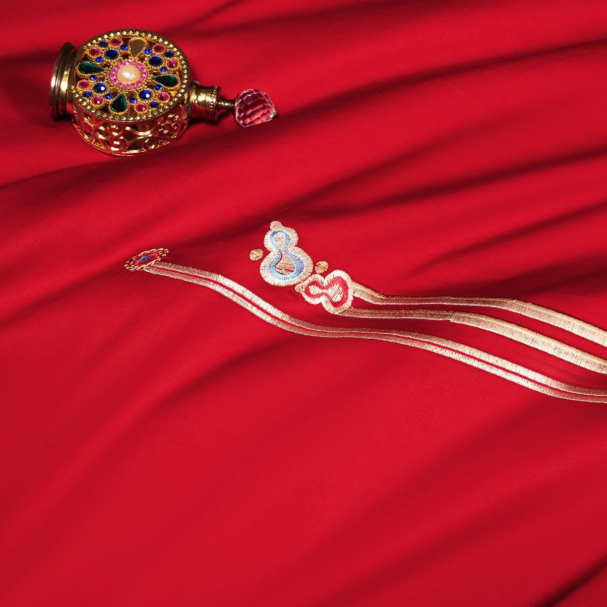 91家纺网 家纺一手货源 找家纺 柏拉图 2026新款长绒棉纯棉贡缎全工艺刺绣婚庆四件套多件套 喜运绵绵