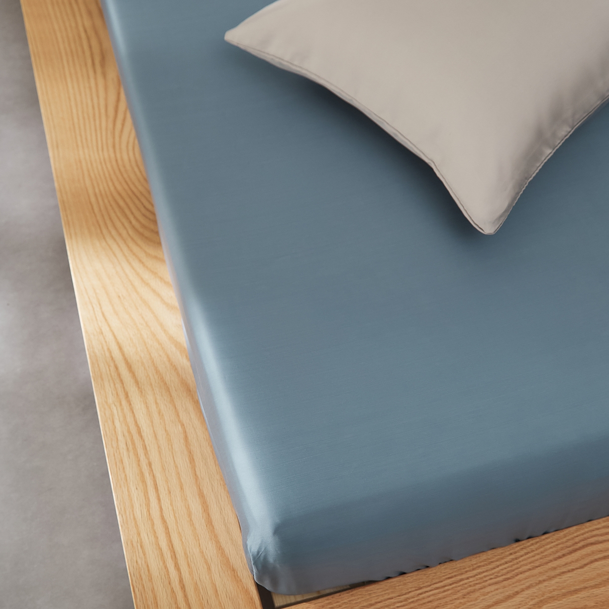 91家纺网 家纺一手货源 找家纺 优彩 2026新款60支兰精天丝单品枕套床单被套床笠系列-单床笠 黎明蓝