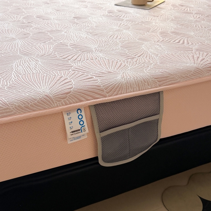 91家纺网 家纺一手货源 找家纺 绒艺席业 2026年新款立体浮雕工艺正宗凉感豆豆席凉席席子-床笠款 豆豆银杏叶-粉色