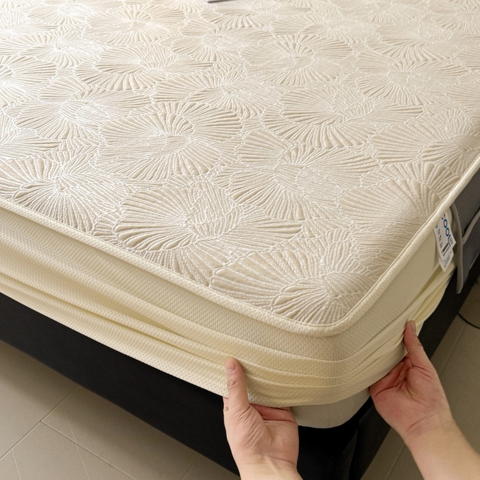 91家纺网 家纺一手货源 找家纺 绒艺席业 2026年新款立体浮雕工艺正宗凉感豆豆席凉席席子-床笠款 豆豆银杏叶-奶白色