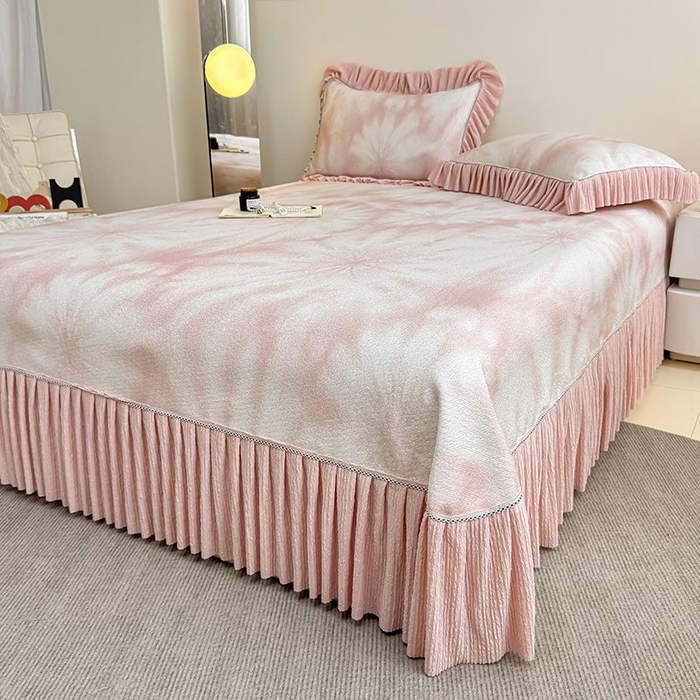 91家纺网 家纺一手货源 找家纺 锦逸家居 2026新款床裙款真PE冰丝凉席 花间密语