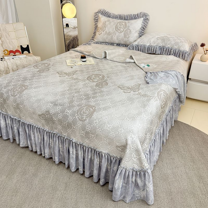 91家纺网 家纺一手货源 找家纺 锦逸家居 2026新款床裙款真PE冰丝凉席 花香丽影-浅灰