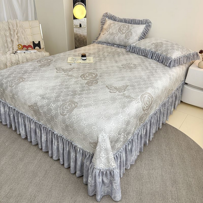 91家纺网 家纺一手货源 找家纺 锦逸家居 2026新款床裙款真PE冰丝凉席 花香丽影-浅灰