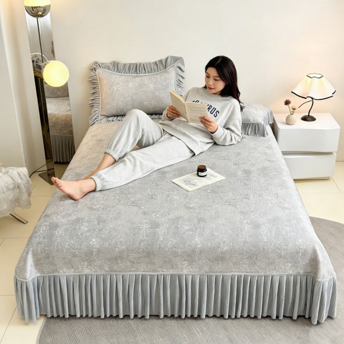 91家纺网 家纺一手货源 找家纺 锦逸家居 2026新款床裙款真PE冰丝凉席 欧陆风情-灰蓝