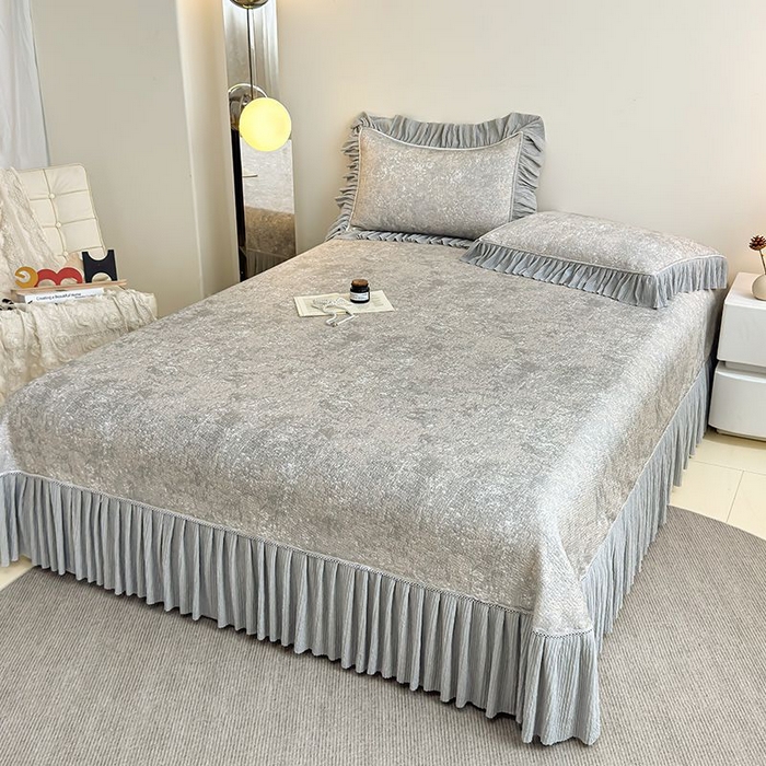 91家纺网 家纺一手货源 找家纺 锦逸家居 2026新款床裙款真PE冰丝凉席 欧陆风情-灰蓝