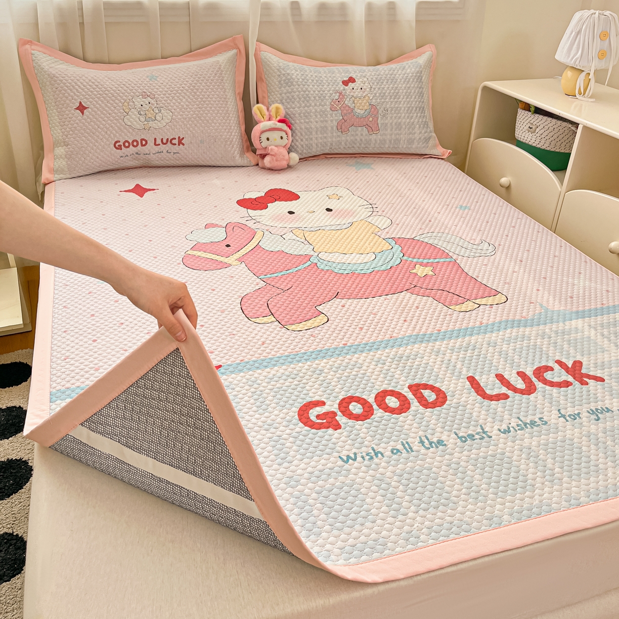 91家纺网 家纺一手货源 找家纺 蓝极人 2026新款大版数码印花豆豆席 星星木马