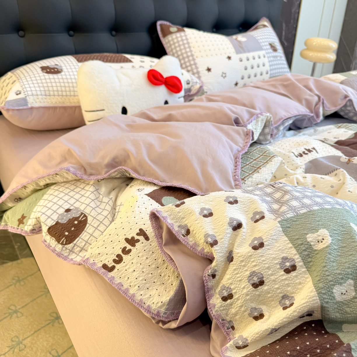 91家纺网 家纺一手货源 找家纺 盼季家纺 2026新款水洗棉印花贝壳绣四件套 贝壳绣-复古猫咪酱