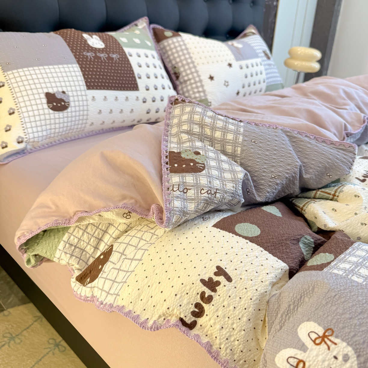 91家纺网 家纺一手货源 找家纺 盼季家纺 2026新款水洗棉印花贝壳绣四件套 贝壳绣-复古猫咪酱