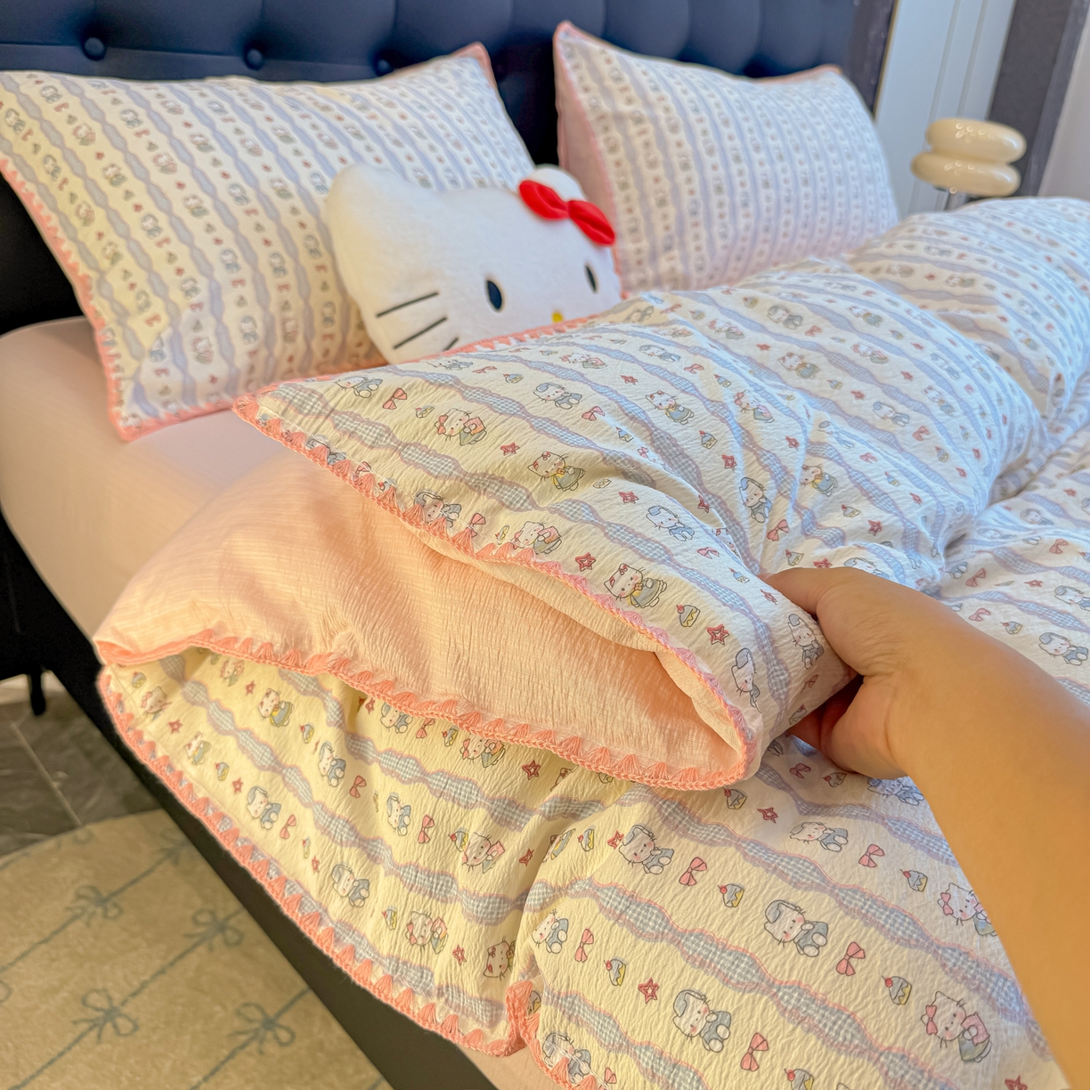 91家纺网 家纺一手货源 找家纺 盼季家纺 2026新款水洗棉印花贝壳绣四件套 贝壳绣-萌宠喵喵