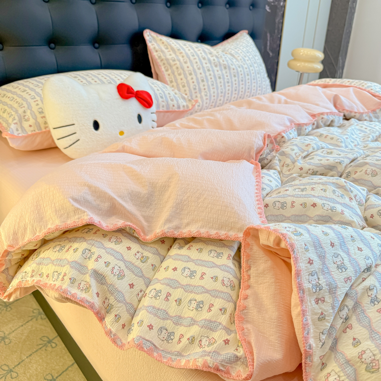 91家纺网 家纺一手货源 找家纺 盼季家纺 2026新款水洗棉印花贝壳绣四件套 贝壳绣-萌宠喵喵