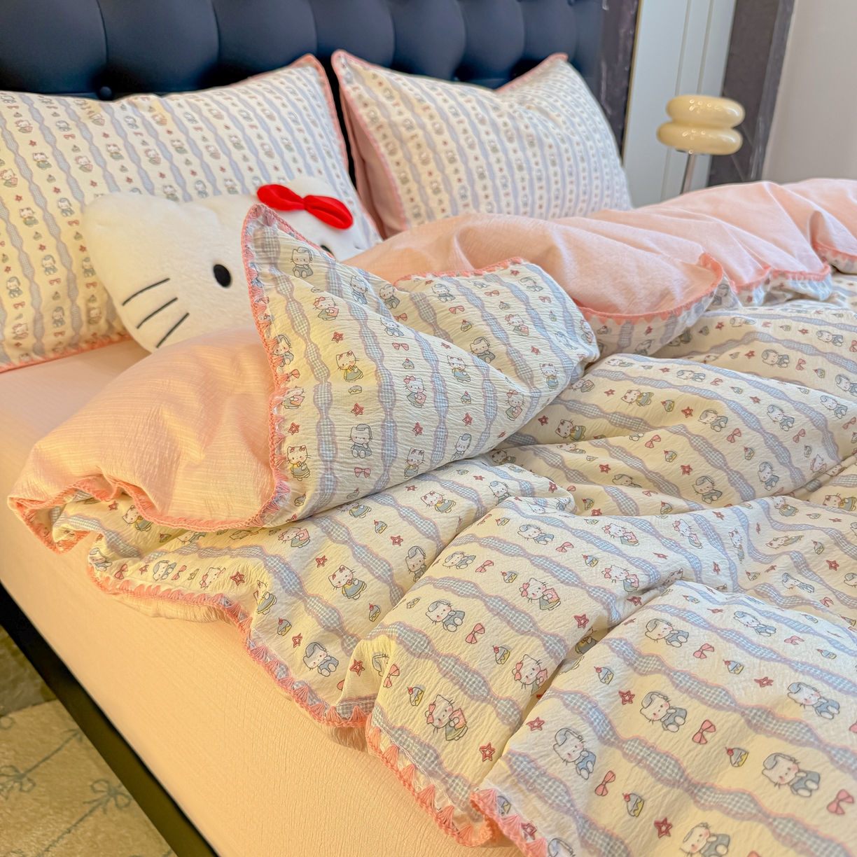 91家纺网 家纺一手货源 找家纺 盼季家纺 2026新款水洗棉印花贝壳绣四件套 贝壳绣-萌宠喵喵