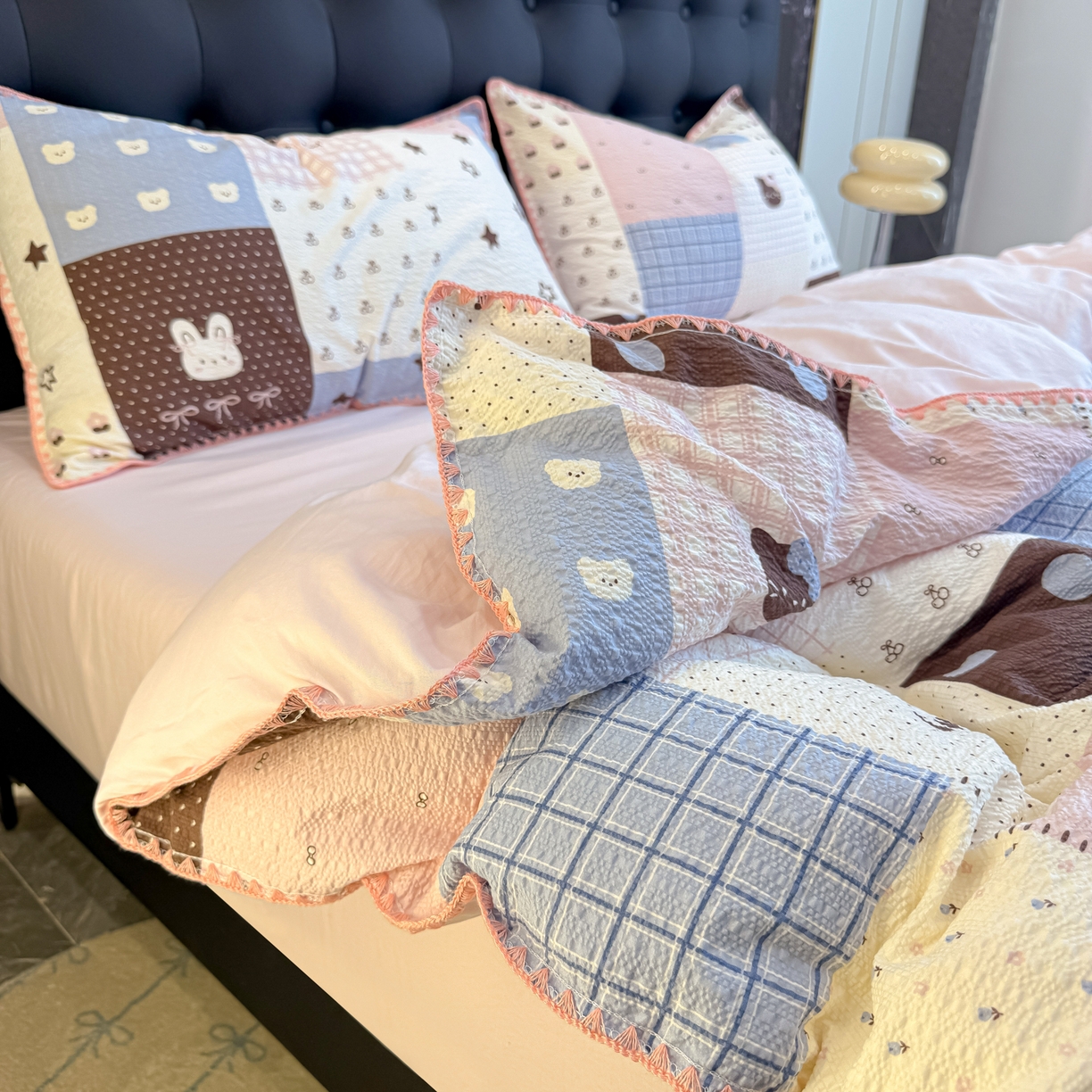 91家纺网 家纺一手货源 找家纺 盼季家纺 2026新款水洗棉印花贝壳绣四件套 贝壳绣-拼布猫咪酱