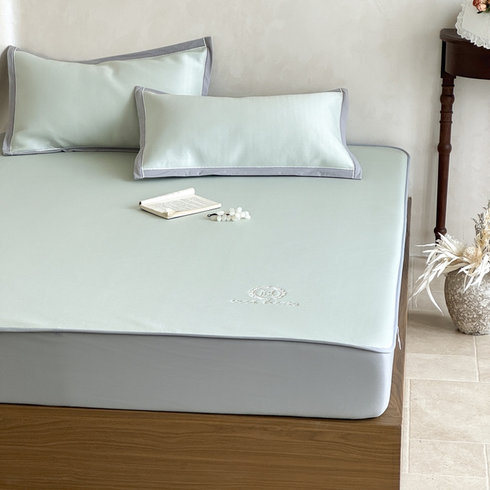 91家纺网 家纺一手货源 找家纺 席佬大 2026新款cool凉感PE肌理纹莫奈冰丝抗菌凉席席子系列 豆绿-床笠款