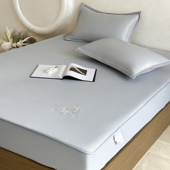 91家纺网 家纺一手货源 找家纺 席佬大 2026新款cool凉感PE肌理纹莫奈冰丝抗菌凉席席子系列 云灰-床笠款