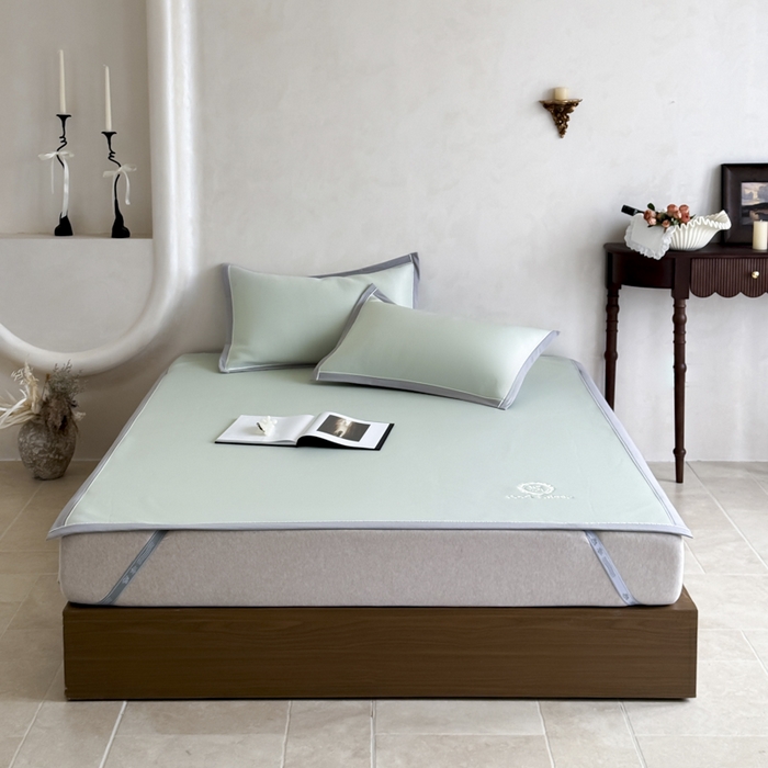 91家纺网 家纺一手货源 找家纺 席佬大 2026新款cool凉感PE肌理纹莫奈冰丝抗菌凉席席子系列 豆绿-平席款