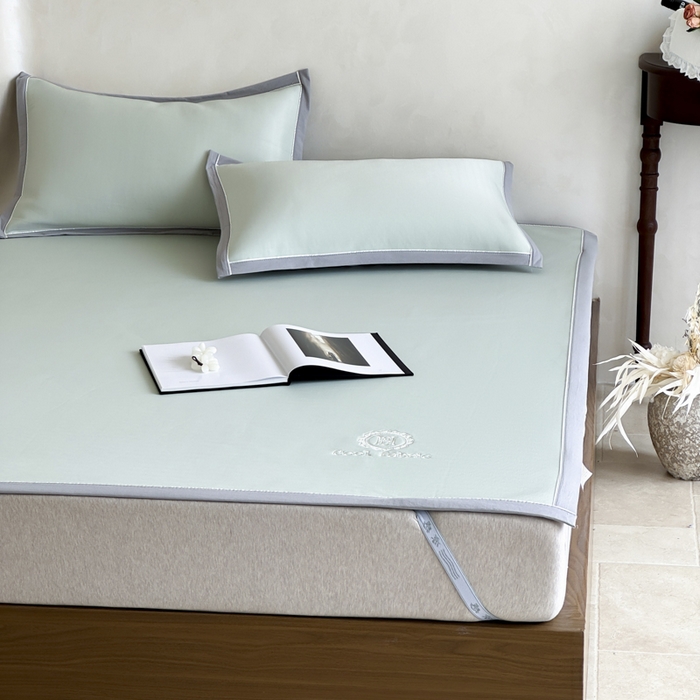 91家纺网 家纺一手货源 找家纺 席佬大 2026新款cool凉感PE肌理纹莫奈冰丝抗菌凉席席子系列 豆绿-平席款