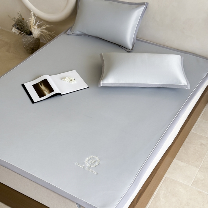 91家纺网 家纺一手货源 找家纺 席佬大 2026新款cool凉感PE肌理纹莫奈冰丝抗菌凉席席子系列 云灰-平席款