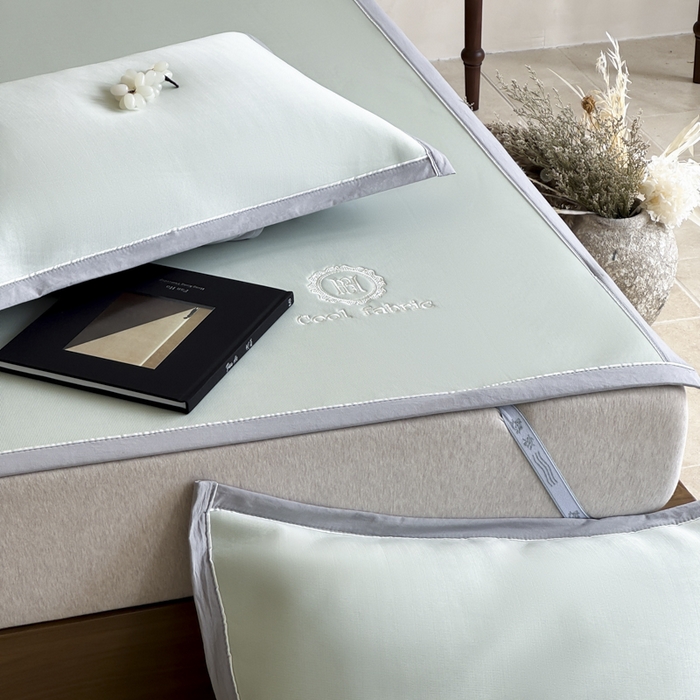 91家纺网 家纺一手货源 找家纺 席佬大 2026新款cool凉感PE肌理纹莫奈冰丝抗菌凉席席子系列 豆绿-平席款