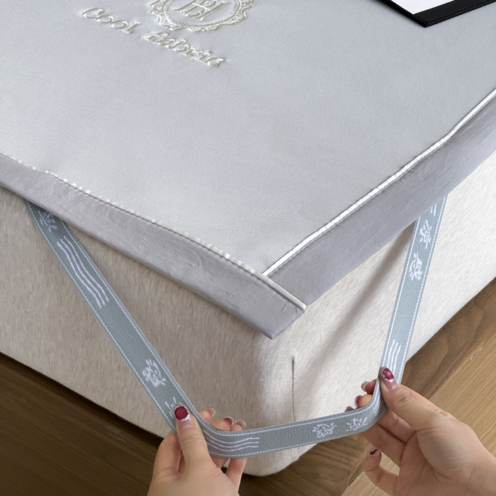 91家纺网 家纺一手货源 找家纺 席佬大 2026新款cool凉感PE肌理纹莫奈冰丝抗菌凉席席子系列 云灰-平席款