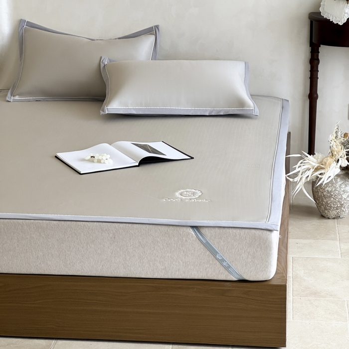 91家纺网 家纺一手货源 找家纺 席佬大 2026新款cool凉感PE肌理纹莫奈冰丝抗菌凉席席子系列 香槟金-平席款