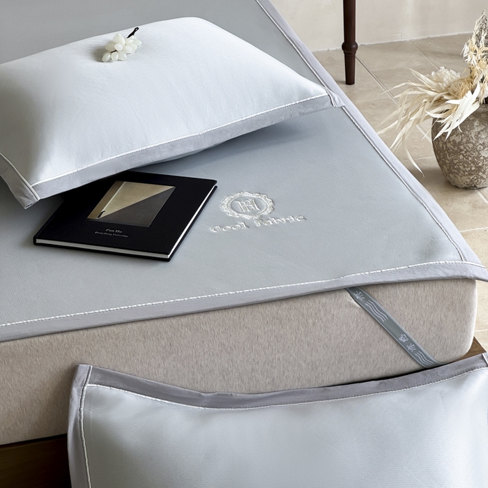 91家纺网 家纺一手货源 找家纺 席佬大 2026新款cool凉感PE肌理纹莫奈冰丝抗菌凉席席子系列 云灰-平席款