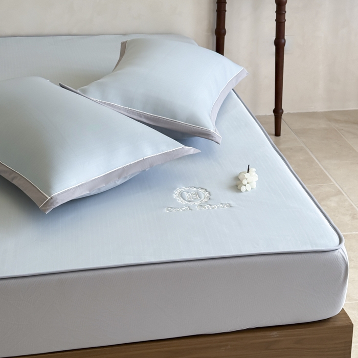 91家纺网 家纺一手货源 找家纺 席佬大 2026新款cool凉感PE肌理纹莫奈冰丝抗菌凉席席子系列 雾蓝-床笠款