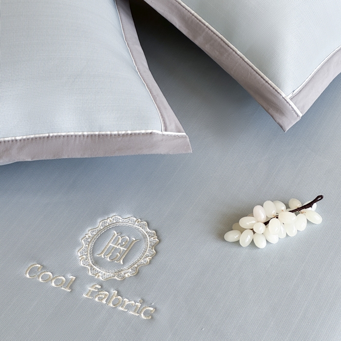 91家纺网 家纺一手货源 找家纺 席佬大 2026新款cool凉感PE肌理纹莫奈冰丝抗菌凉席席子系列 雾蓝-床笠款