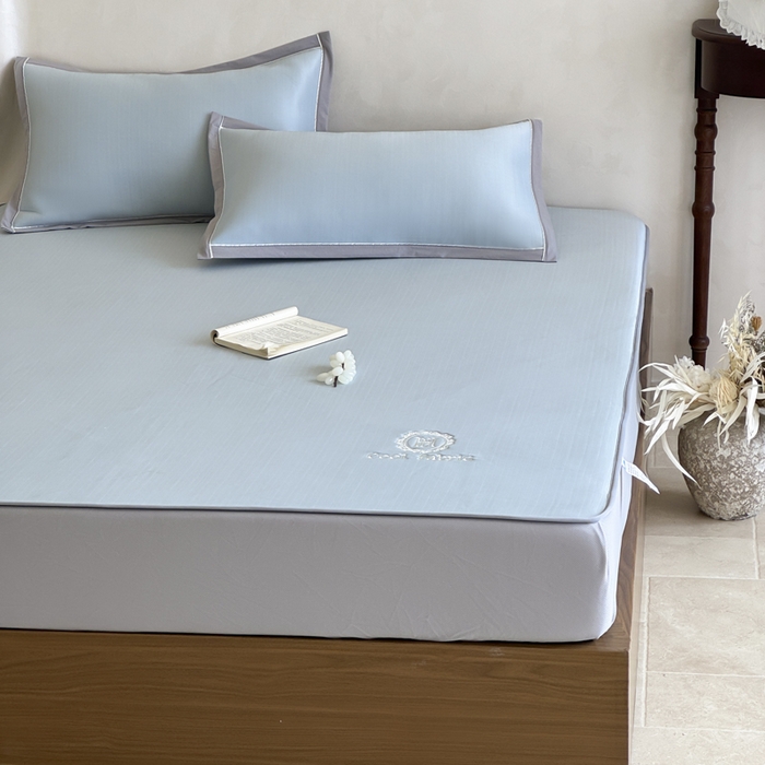 91家纺网 家纺一手货源 找家纺 席佬大 2026新款cool凉感PE肌理纹莫奈冰丝抗菌凉席席子系列 雾蓝-床笠款