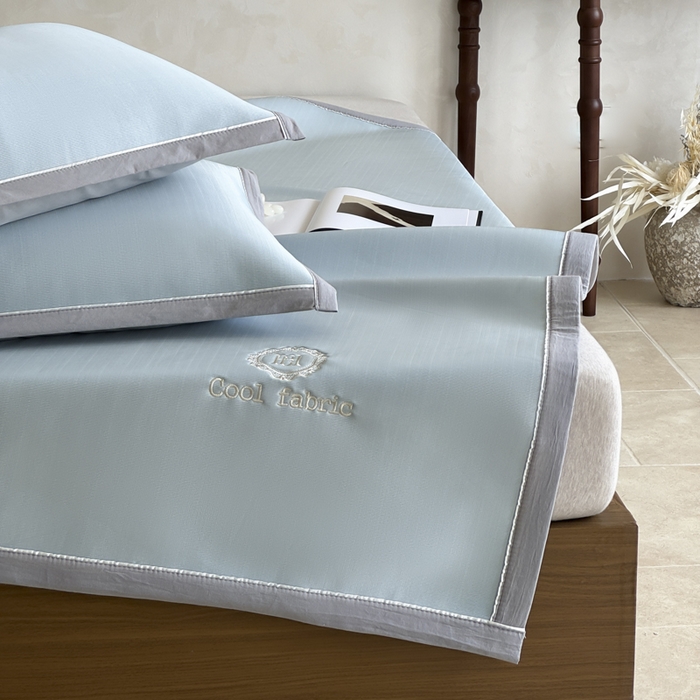 91家纺网 家纺一手货源 找家纺 席佬大 2026新款cool凉感PE肌理纹莫奈冰丝抗菌凉席席子系列 雾蓝-平席款