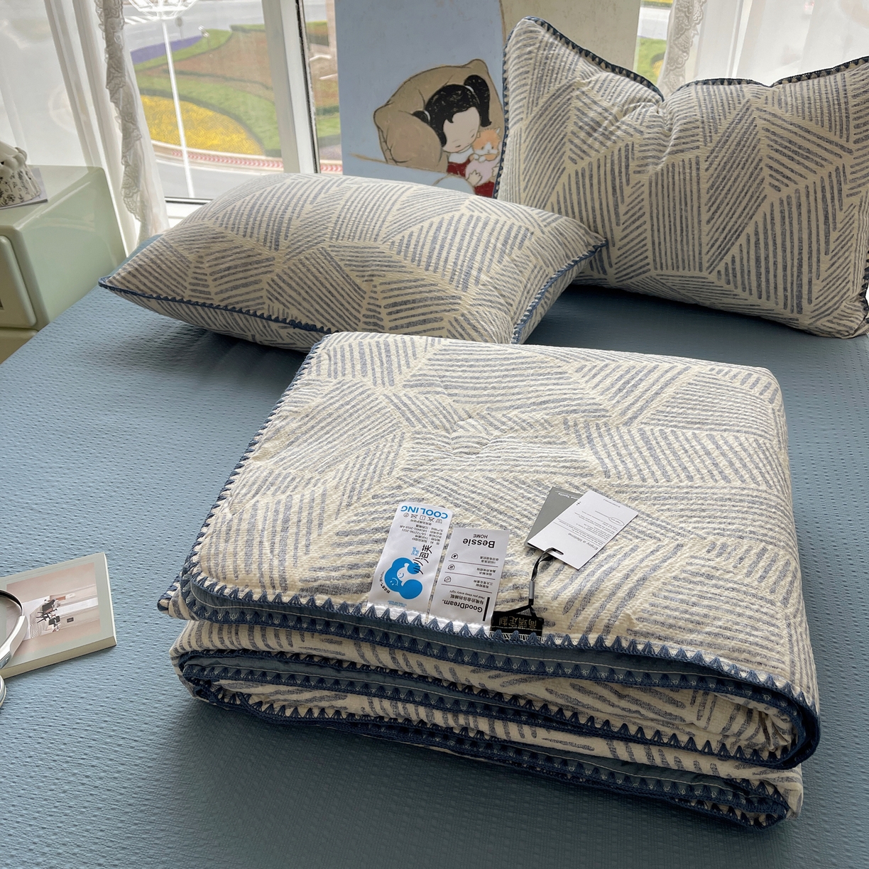 91家纺网 家纺一手货源 找家纺 几禾 2026春夏新款泡芙纱贝壳边夏被夏凉被空调被四件套 欧包-浅川纹