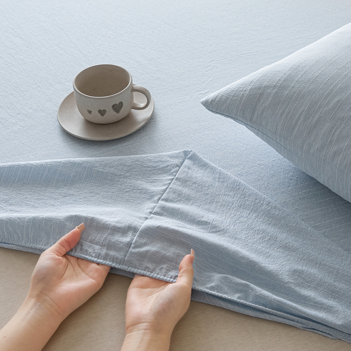 91家纺网 家纺一手货源 找家纺 蓝极人 2026新款提花色织水洗麻床笠 CL湖水蓝